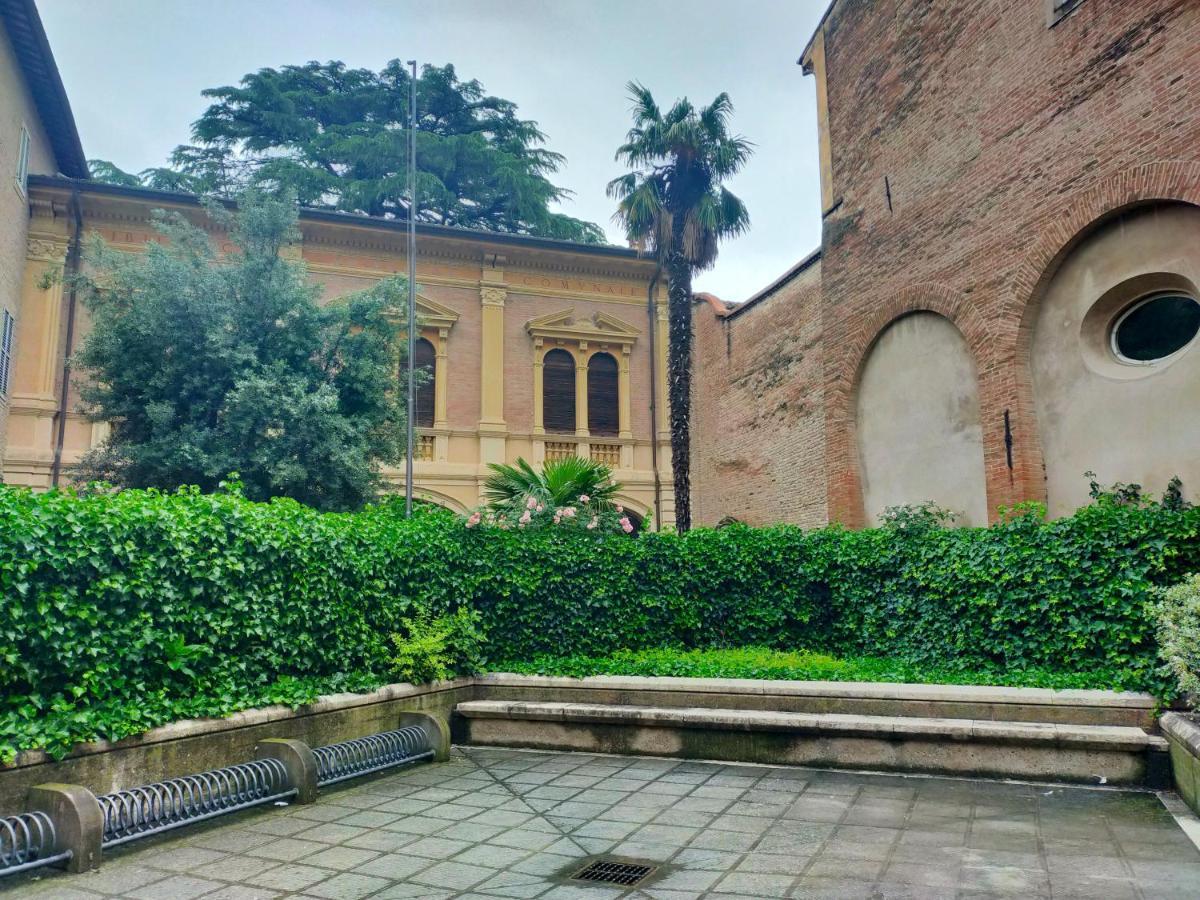 Ca' Spadoni, Centro Storico, Piano Terra, Ingresso Indipendente, Teatro, Parcheggio, Imola Luaran gambar